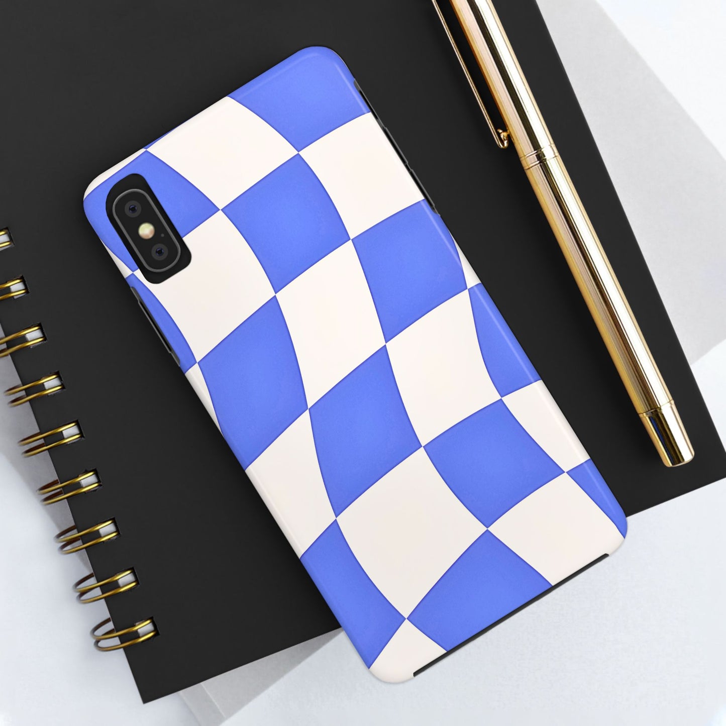 Funda resistente para teléfono con estampado ondulado de cuadros azules | Estética