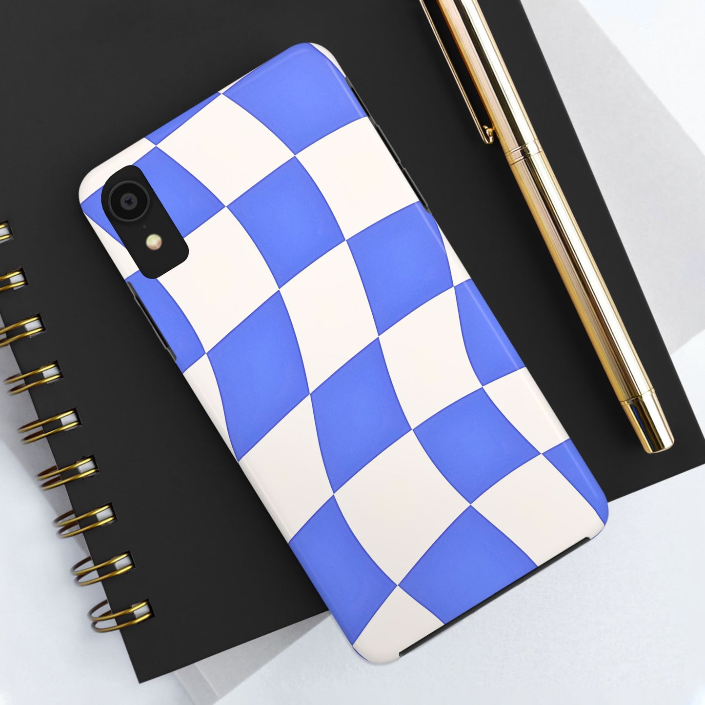 Funda resistente para teléfono con estampado ondulado de cuadros azules | Estética
